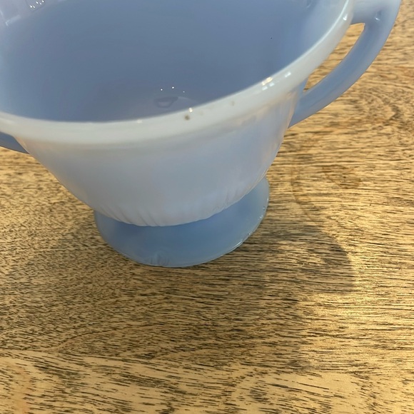 Vintage 2 piece Pyrex Delphite pitcher and sugar dish set - Picture 9 of 16